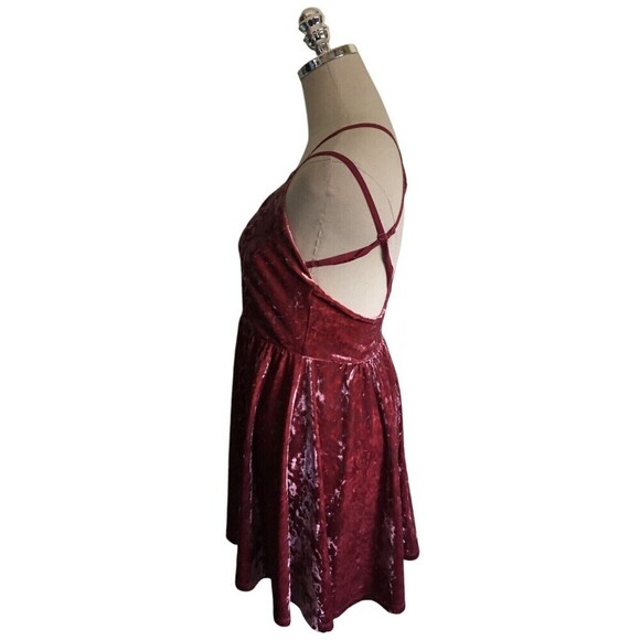 Forever 21 Mini Dress Women's Size Medium Red Velvet Sleeveless Open Back - Picture 3 of 5